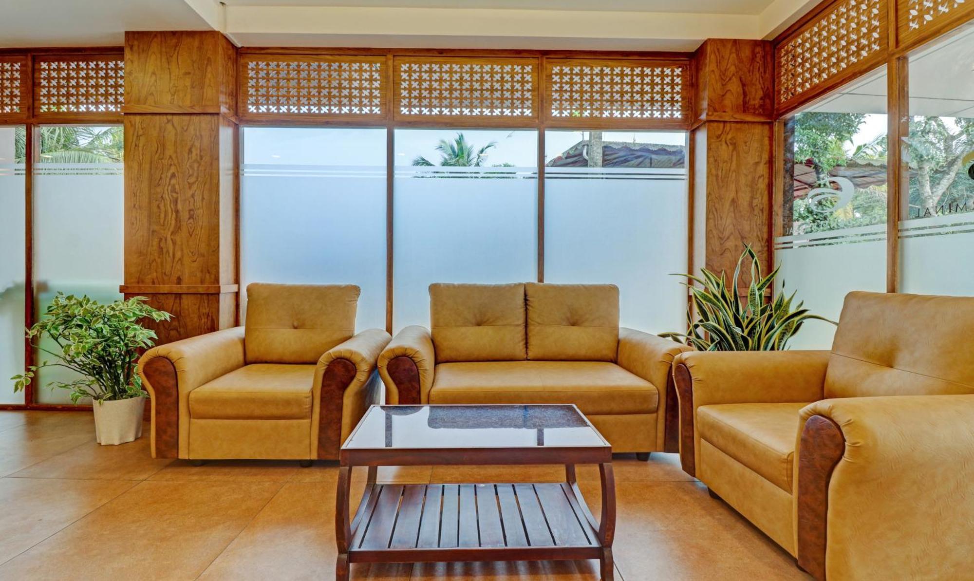 Treebo Golden Terminal, Kochi Airport Hotel Exterior foto
