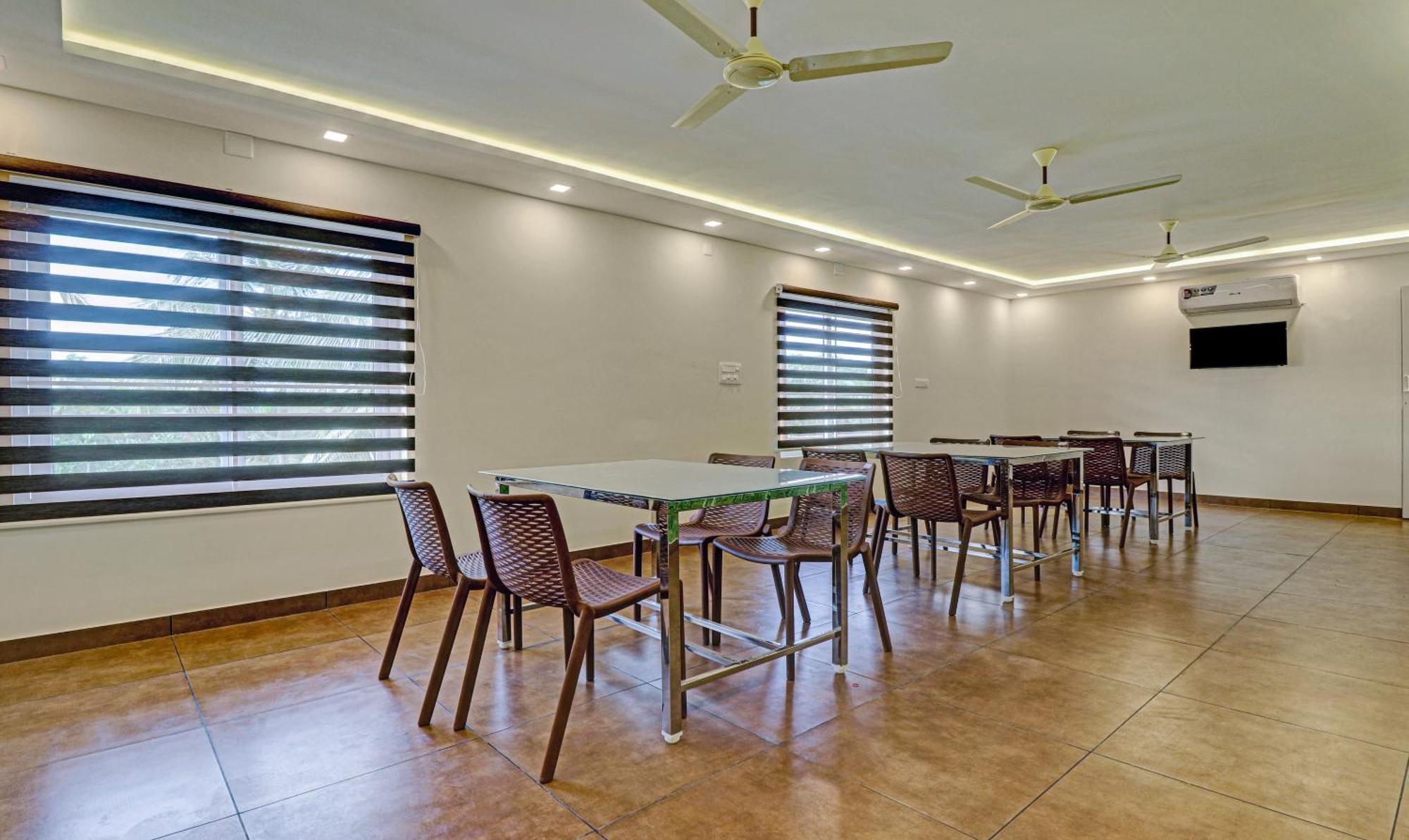 Treebo Golden Terminal, Kochi Airport Hotel Exterior foto