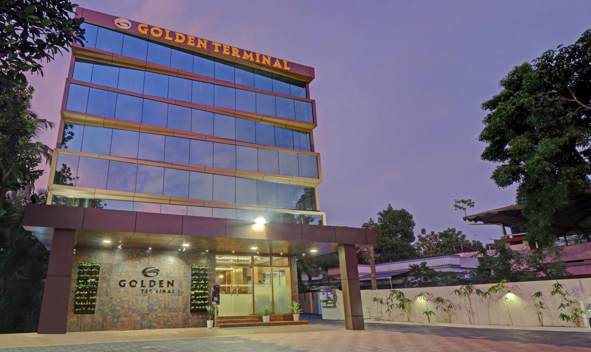 Treebo Golden Terminal, Kochi Airport Hotel Exterior foto