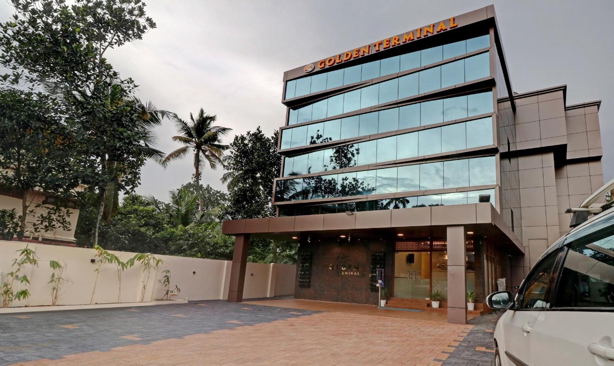 Treebo Golden Terminal, Kochi Airport Hotel Exterior foto